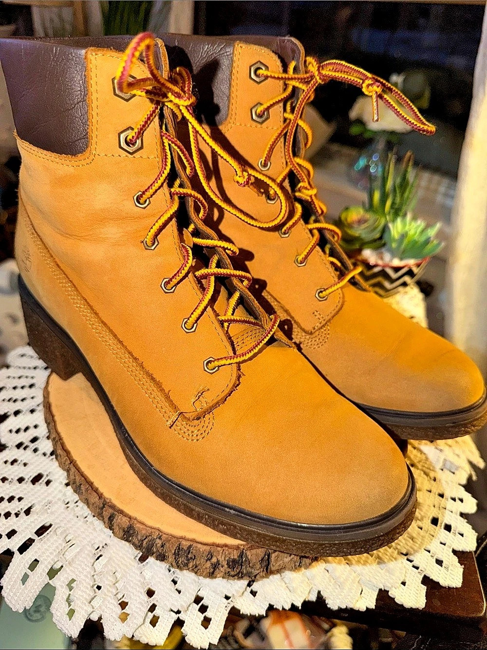 Timberland Brinda 6-Inch Wheat Nubuck Lace-Up Boots Women’s 8.5 A1KLL